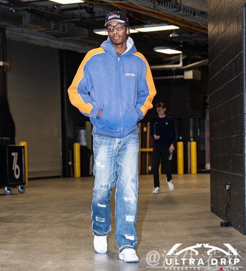 奇才球员入场穿搭展示：气质型男周五造型合集